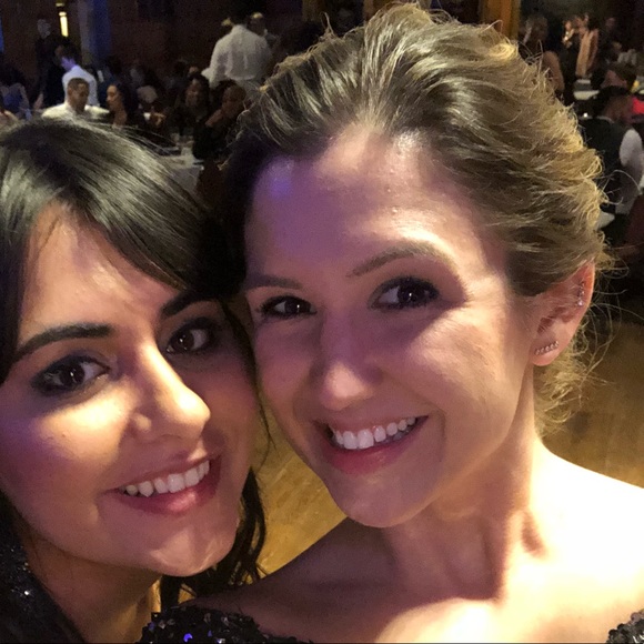 Meet your Posher, Laura - Picture 1 of 1